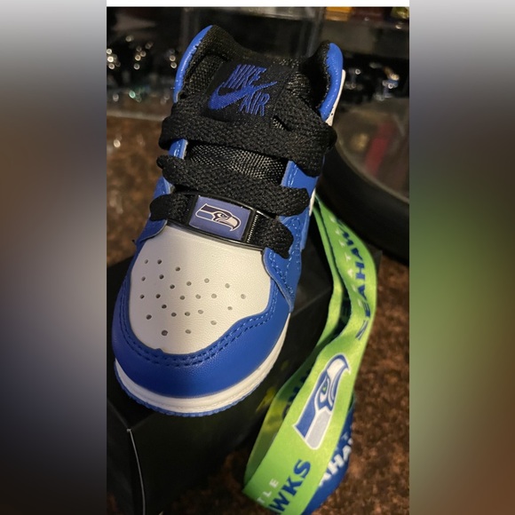 Seattle Seahawks USB Powerbank - Picture 2 of 5